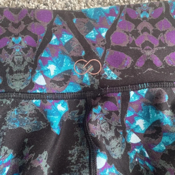 Calia By Carrie Underwood Essential Print Midnight Geo Ruched Tight - Picture 6 of 6